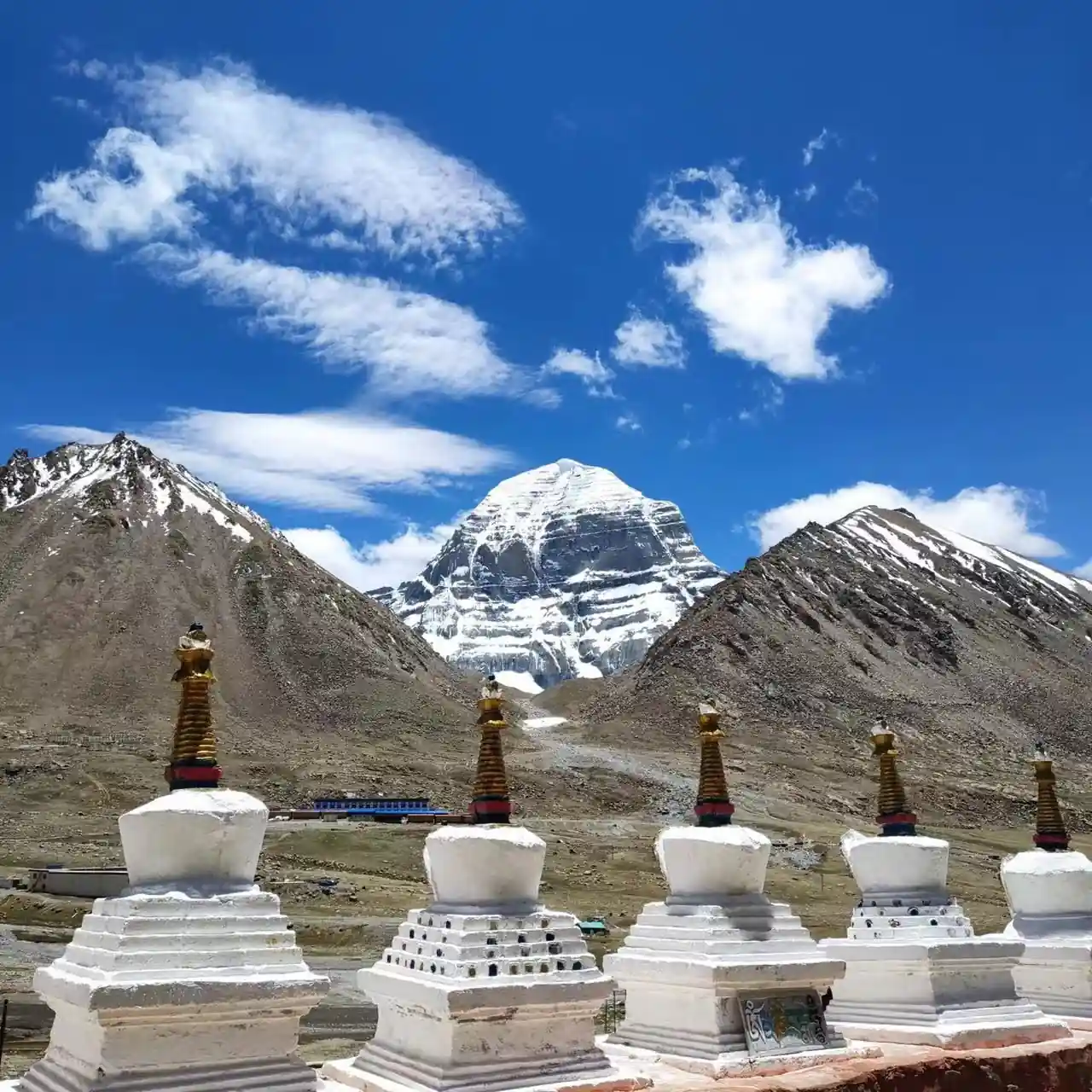 kailash-with-small-stupa