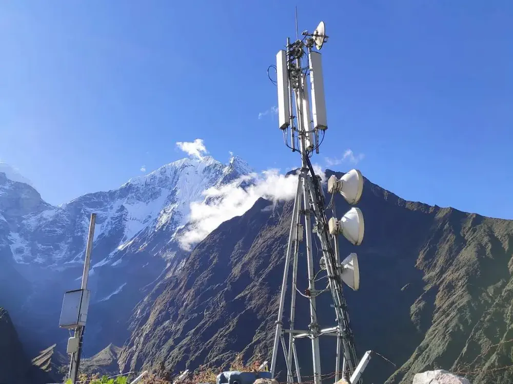 mobile-phone-tower-near-tengboche