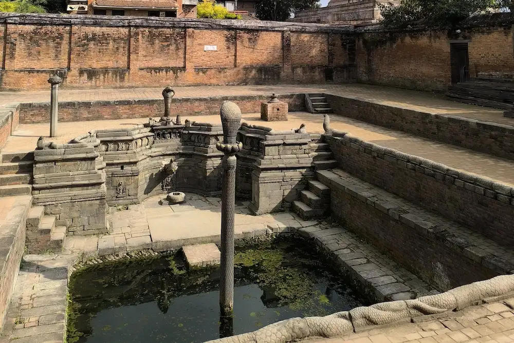 tour-water-fountain