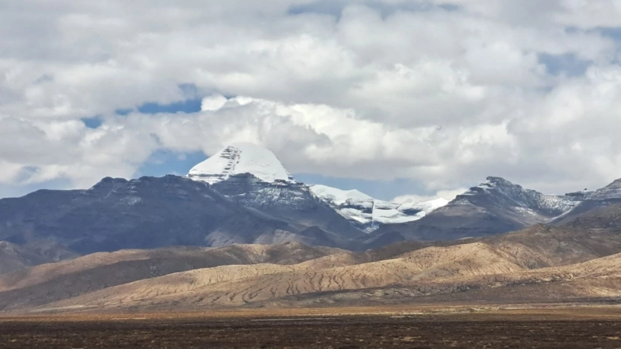 view-of-kailash-long-distance