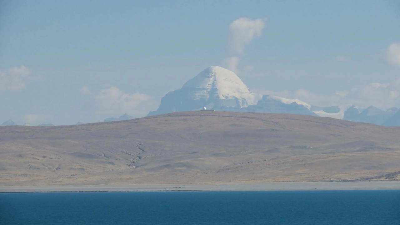 2 Hours Manasarovar Parikrama, 1 hour Manasarovar to Darchen